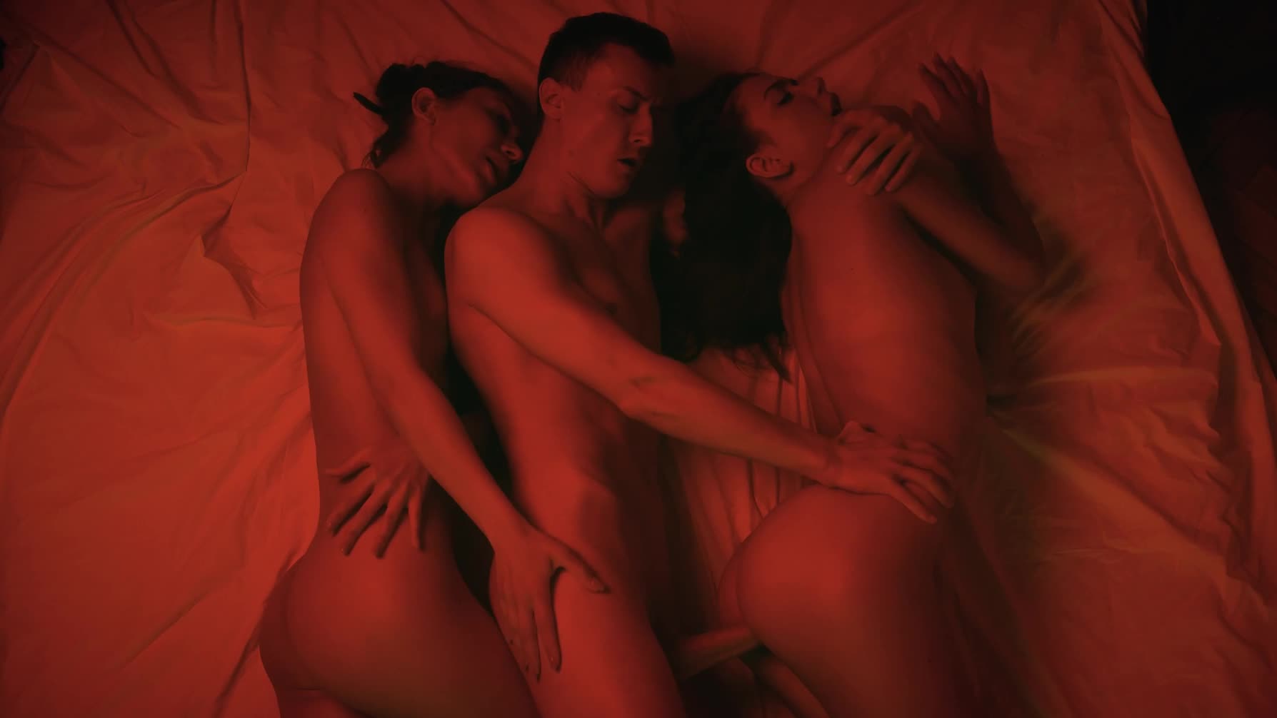 Сны сбываются наяву, когда хуй не боится желать большего.